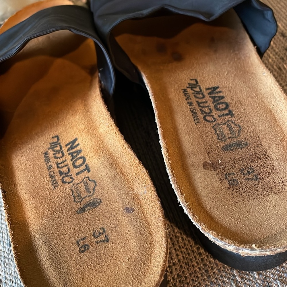 NAOT Alana size 37 black stretch slides - Picture 6 of 12